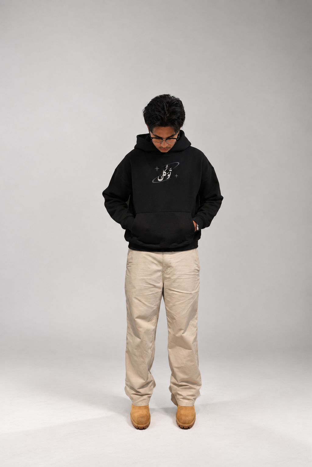 Black ١٣:٣٠ hoodie