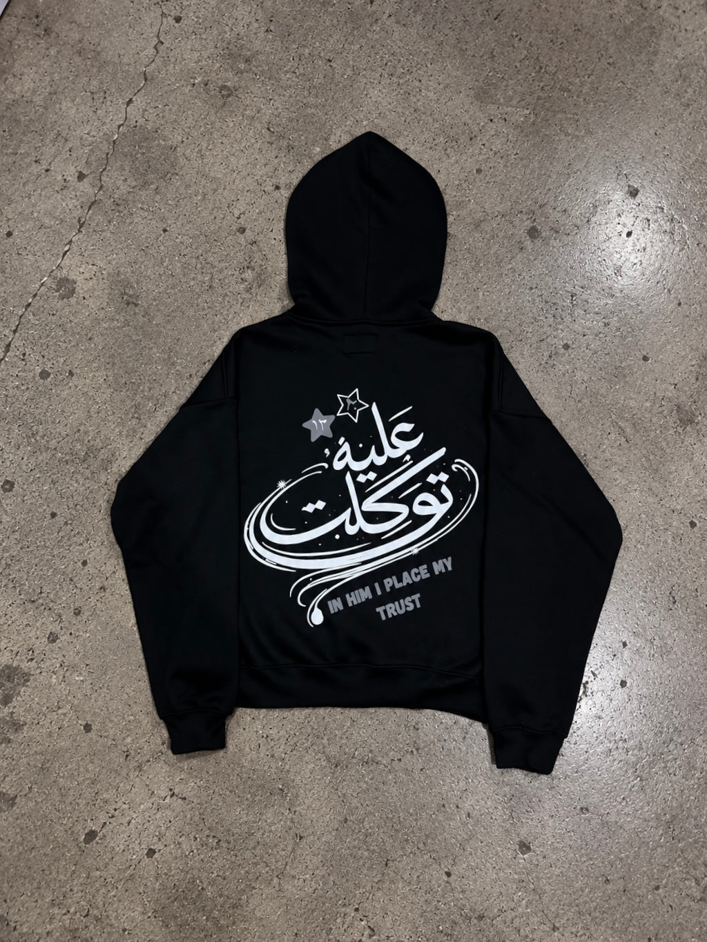 Black ١٣:٣٠ hoodie
